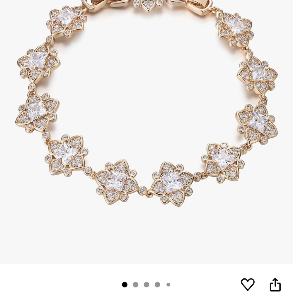 Elegant Gold and Crystal Floral Bracelet